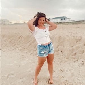 Meet your Posher, Alyssa